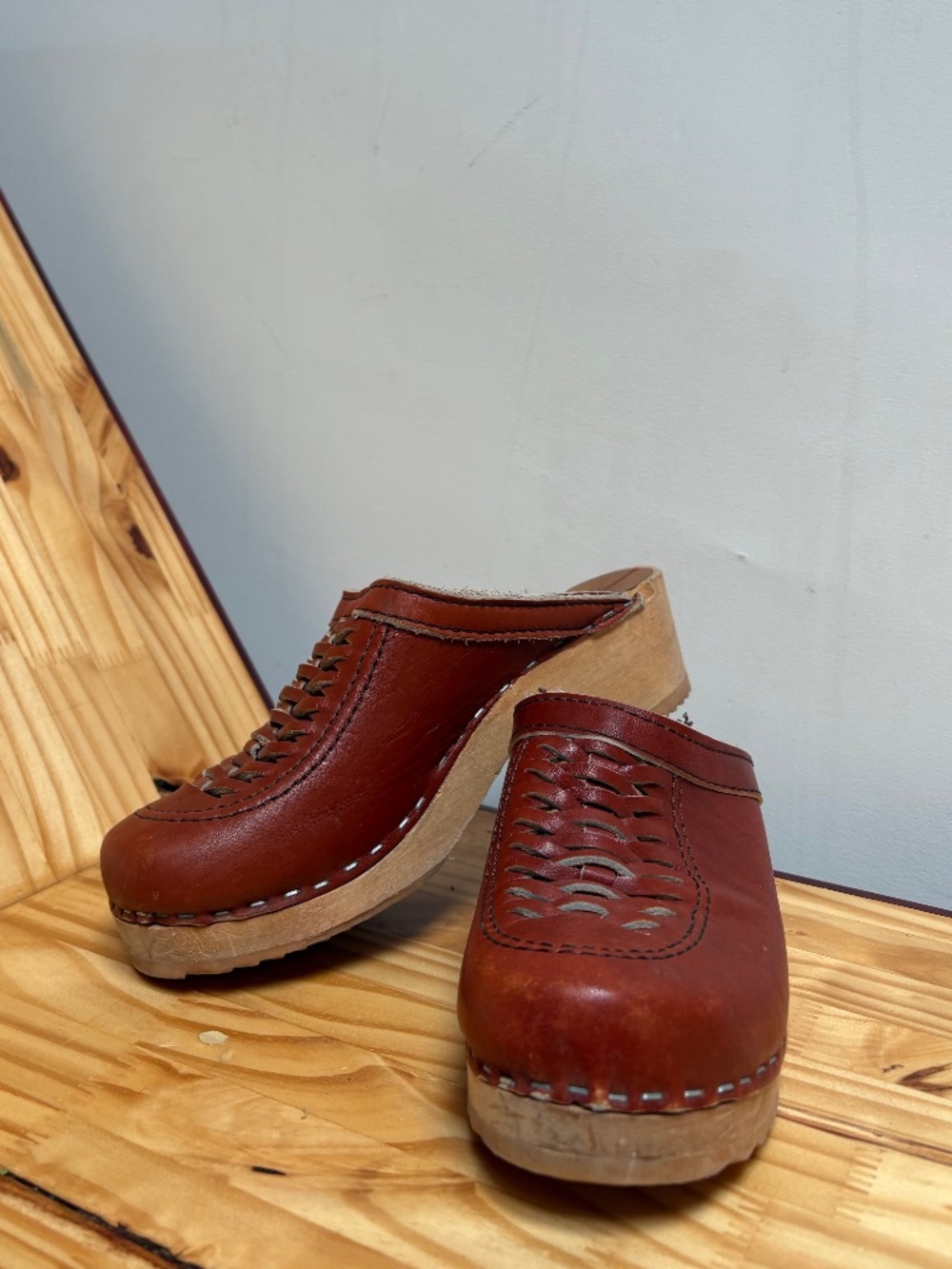 BODWOK real leather MADE IN SWEDEN CLOGS- girls size 2